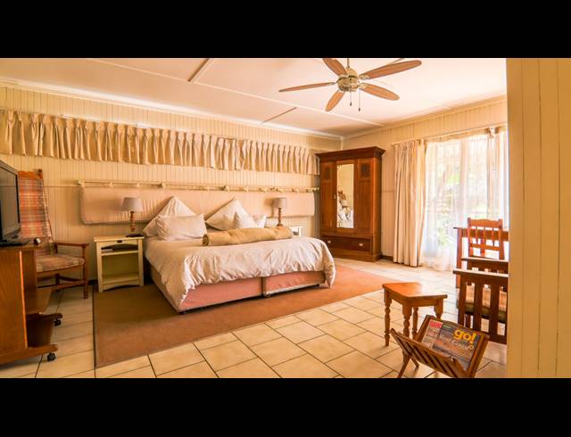 7 BEDROOM FREEHOLD FOR SALE IN DIE HOEWES